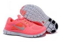 Кроссовки женские Nike Free Run на каждый день тёпло-розовые